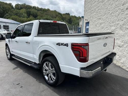 OXFORD WHITE 2024 Ford F-150 LARIAT