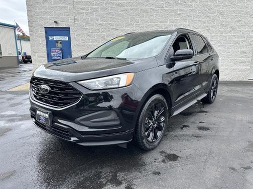 2022 Ford Edge SE