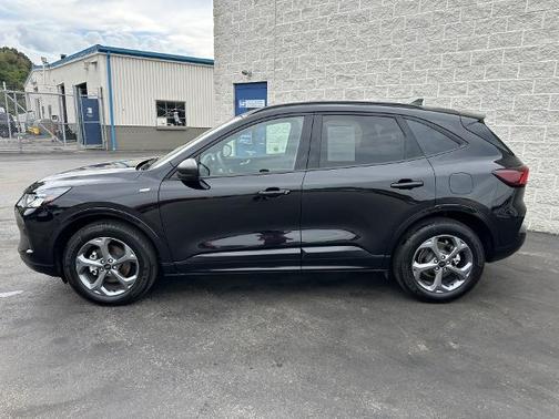 AGATE BLACK METALLIC 2024 Ford Escape ST-LINE