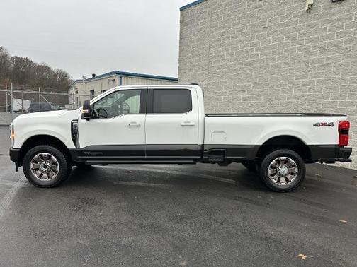 2025 Ford F-350 KING RANCH
