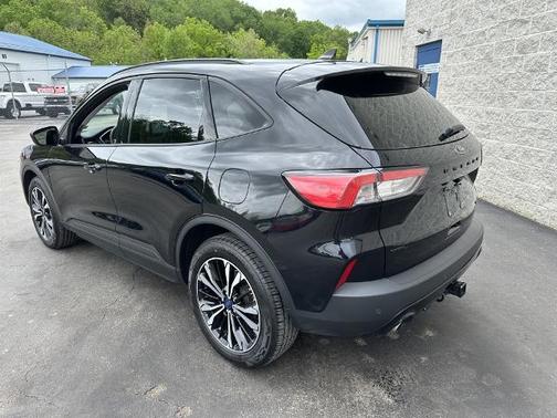 AGATE BLACK METALLIC 2022 Ford Escape SEL