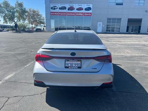 2022 Toyota Avalon Hybrid XSE