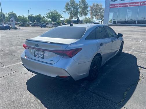 2022 Toyota Avalon Hybrid XSE