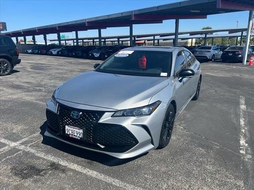 2022 Toyota Avalon Hybrid XSE