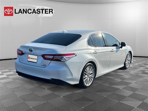 2019 Toyota Camry Hybrid LE