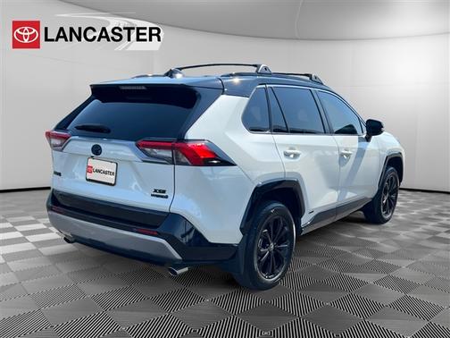 2022 Toyota RAV4 Hybrid SE