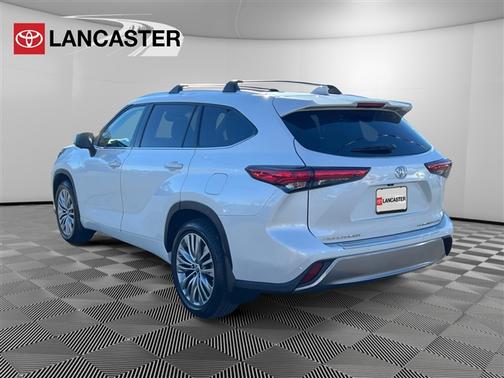 2023 Toyota Highlander Platinum