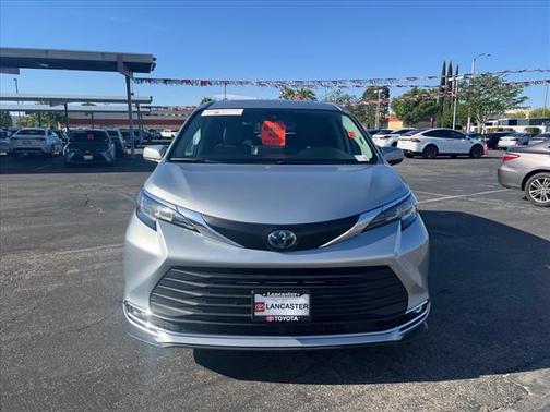 2023 Toyota Sienna XLE