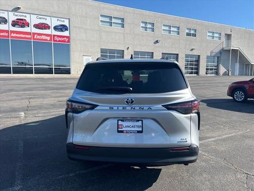 2023 Toyota Sienna XLE