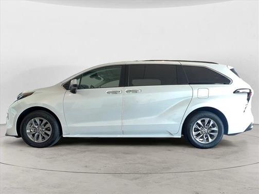 2023 Toyota Sienna XLE 7 Passenger