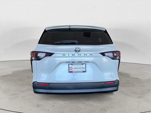 2023 Toyota Sienna XLE 7 Passenger