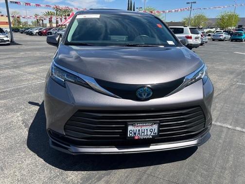2021 Toyota Sienna LE