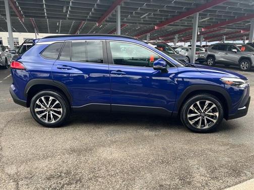 2023 Toyota Corolla Cross XLE