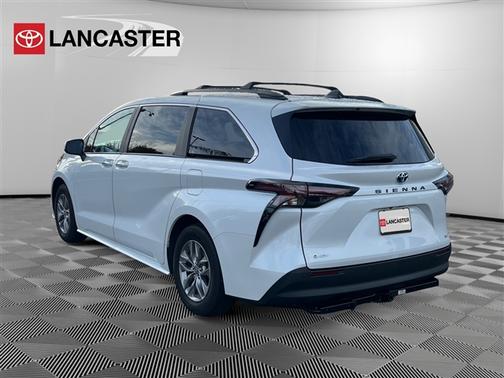 2025 Toyota Sienna XLE