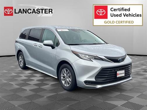 2023 Toyota Sienna LE