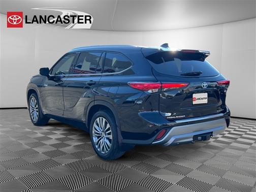 2021 Toyota Highlander Hybrid Platinum