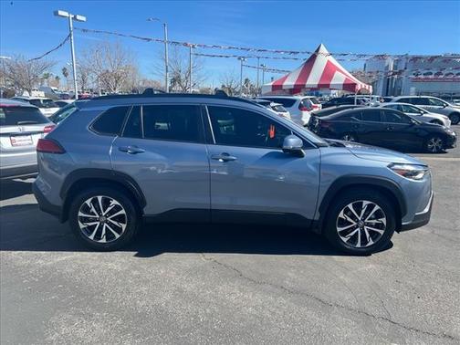 2024 Toyota Corolla Cross XLE