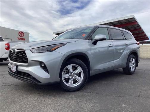 2022 Toyota Highlander LE