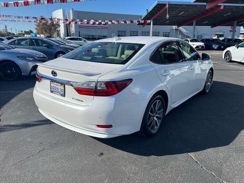 2018 Lexus ES 300h Base