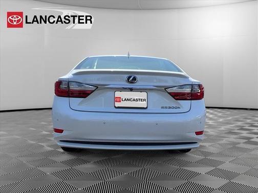 2018 Lexus ES 300h Base