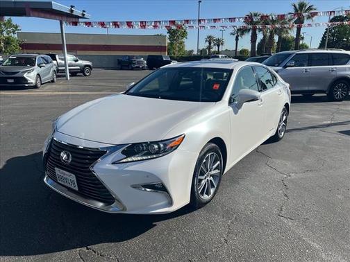 2018 Lexus ES 300h Base
