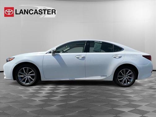 2018 Lexus ES 300h Base