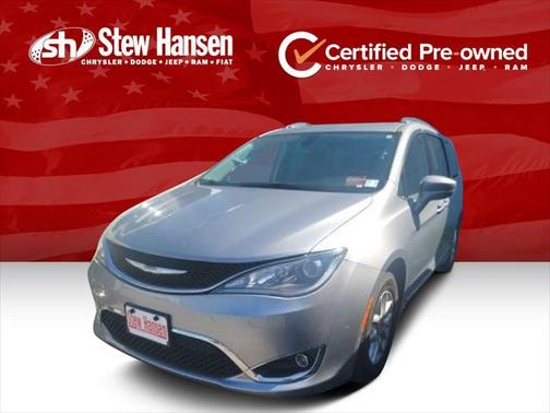 Photo 1 of 3 of 2020 Chrysler Pacifica Touring L