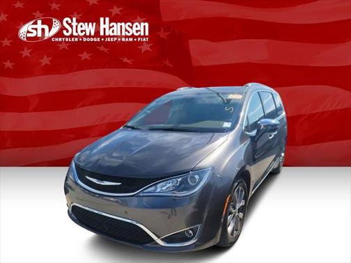 Photo 1 of 3 of 2020 Chrysler Pacifica Limited