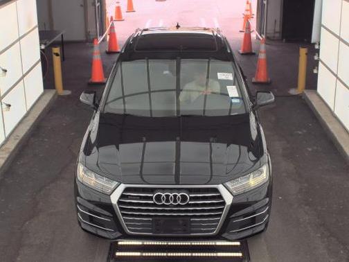 Orca Black Metallic 2019 Audi Q7 45 Premium Plus