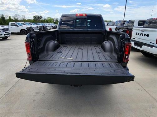 2025 RAM 2500 Tradesman Crew Cab 4x4 6'4' Box