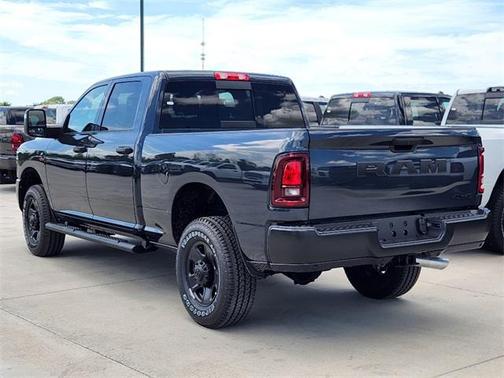 2025 RAM 2500 Tradesman Crew Cab 4x4 6'4' Box