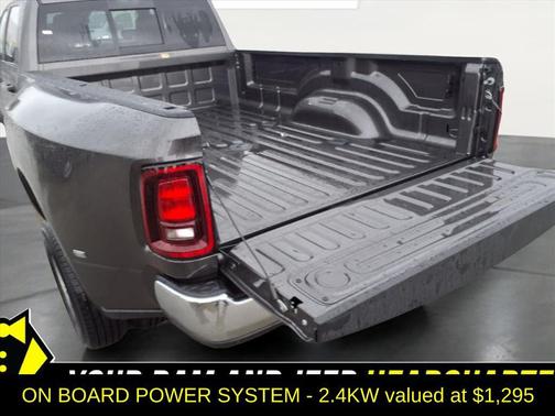 2026 RAM 3500 Tradesman Crew Cab 4x4 8' Box