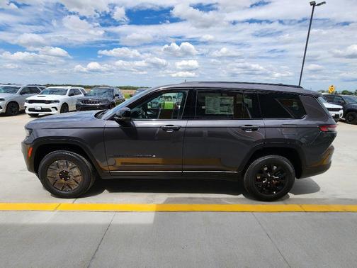 2025 Jeep Grand Cherokee L Altitude