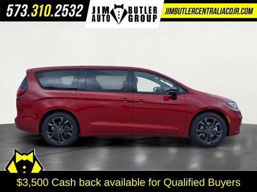 Red Hot Pearlcoat 2026 Chrysler Pacifica L