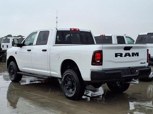 2025 RAM 2500 Tradesman Crew Cab 4x4 6'4' Box