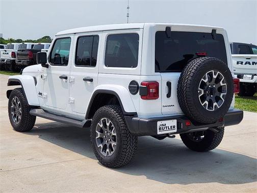 2025 Jeep Wrangler 4-Door Sahara 4x4