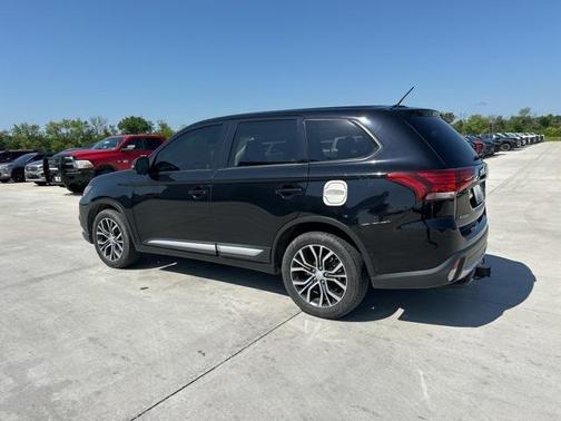 2016 Mitsubishi Outlander SE