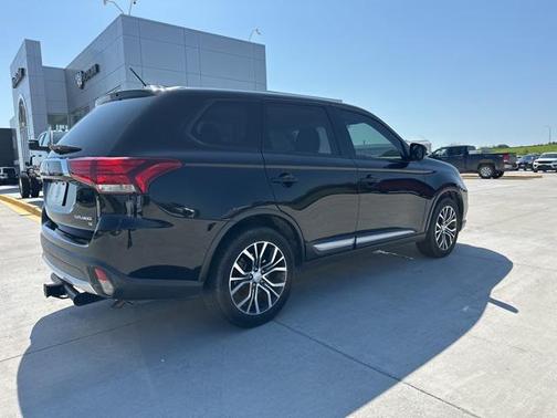 2016 Mitsubishi Outlander SE
