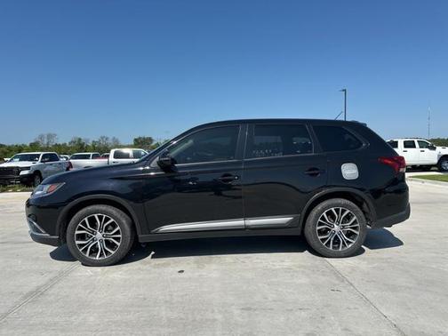 2016 Mitsubishi Outlander SE