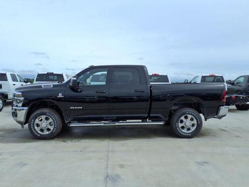 2025 RAM 2500 Big Horn Crew Cab 4x4 6'4' Box