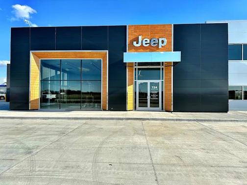 Diamond Black Crystal Pearlcoat 2026 Jeep Grand Cherokee Altitude