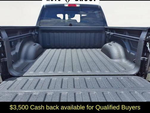 Diamond Black Crystal Pearlcoat 2026 RAM 1500 Laramie