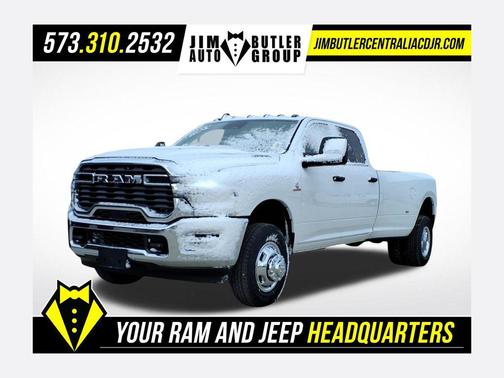 Bright White Clearcoat 2026 RAM 3500 Tradesman Crew Cab 4x4 8' Box