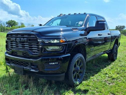 2025 RAM 2500 Big Horn Crew Cab 4x4 6'4' Box