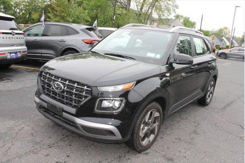 2022 Hyundai VENUE SEL