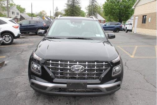 2022 Hyundai VENUE SEL