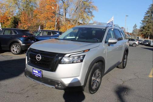 2023 Nissan Pathfinder SL AWD 4dr SUV