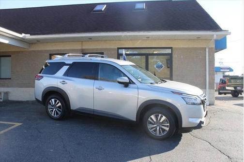 2023 Nissan Pathfinder SL AWD 4dr SUV