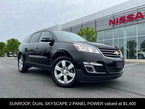 Mosaic Black Metallic 2016 Chevrolet Traverse 1LT