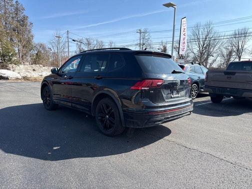 2022 Volkswagen Tiguan 2.0T SE R-Line Black